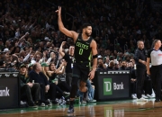 开云官网-鹈鹕横扫新疆队，塔图姆刷新纪录