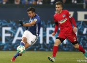 开云体育入口-沙尔克后防线暴露弱点，球队遭遇连败的简单介绍