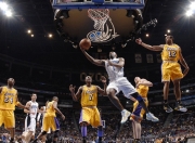 开云体育直播-掘金狂胜雷霆，莫兰特在NBA季后赛接管比赛