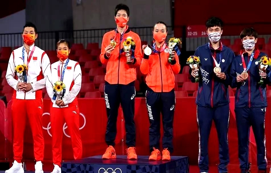 包含中国乒乓球队鏖战日本乒乓球队，许昕统治全场的词条