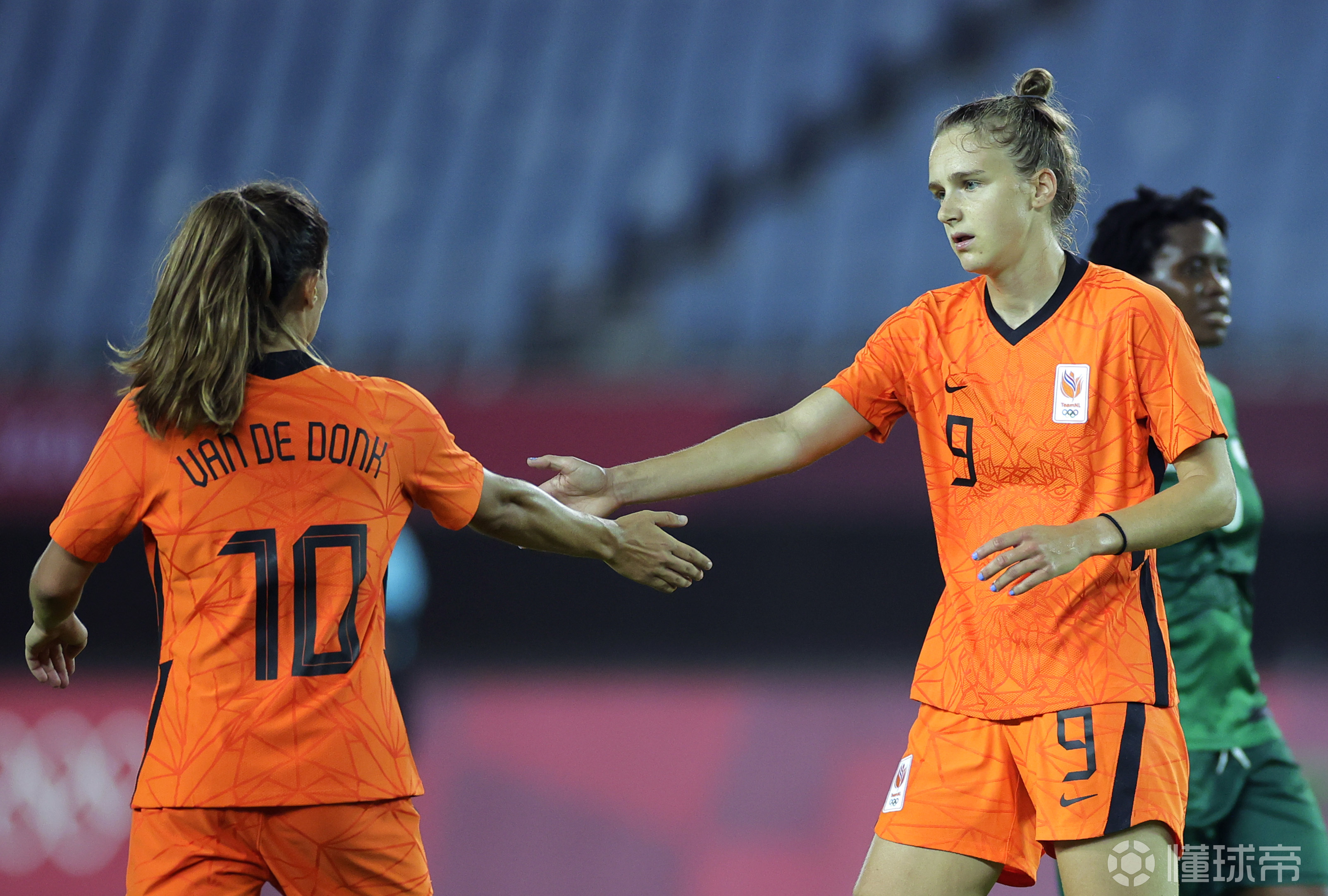 荷兰大胜波斯尼亚，小组第一无望成定局的简单介绍