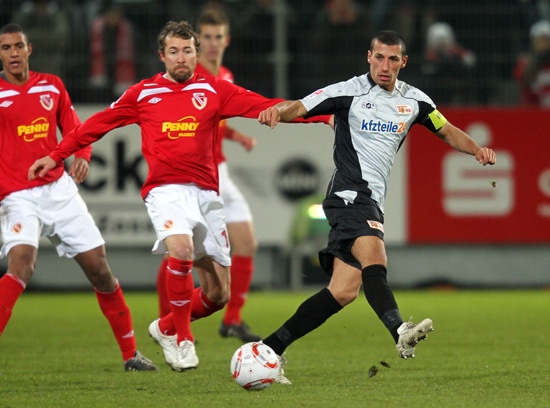 柏林联队主教练对球员表现给予高度评价