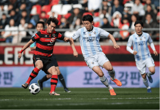 关于前进浦项制铁，晋级亚冠小组赛的信息