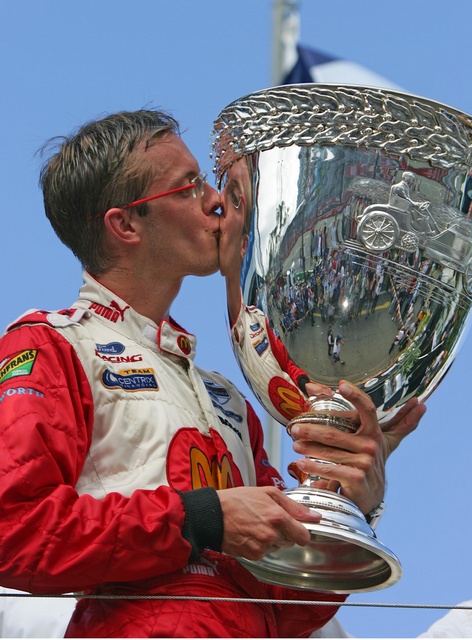 红牛车队横扫梅赛德斯，皮亚斯特里点燃赛场的简单介绍