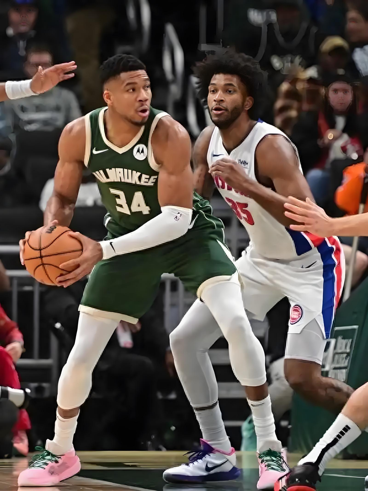 包含雄鹿雄起，字母哥率队击败独行侠取得连胜的词条