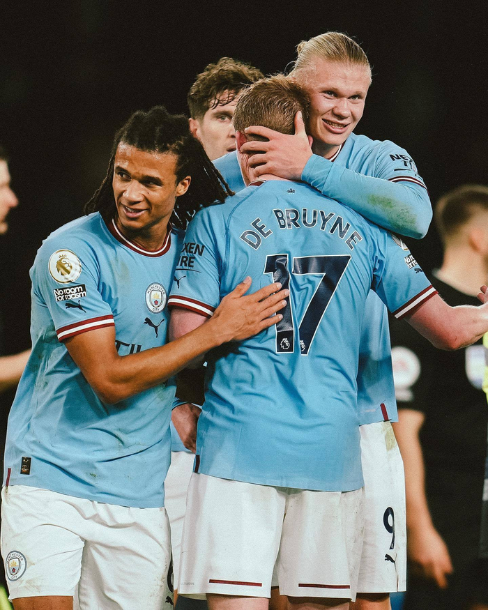 包含法国AS集团客场遭遇挑战，绝地反击成功的词条