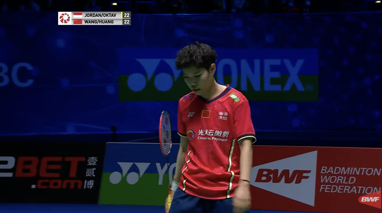 包含马来西亚队力克印尼队，黄鸭组合关键制胜的词条