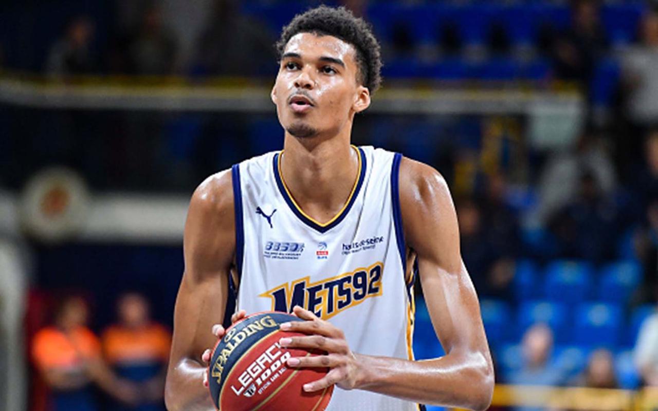 法国男篮力克意大利男篮,拉塞尔制霸全场的简单介绍 法国男篮力克意大利男篮,拉塞尔制霸全场的简单介绍