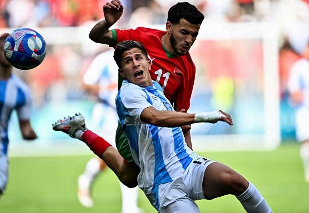 包含法国鏖战乌拉圭，阿尔瓦雷斯点燃赛场的词条