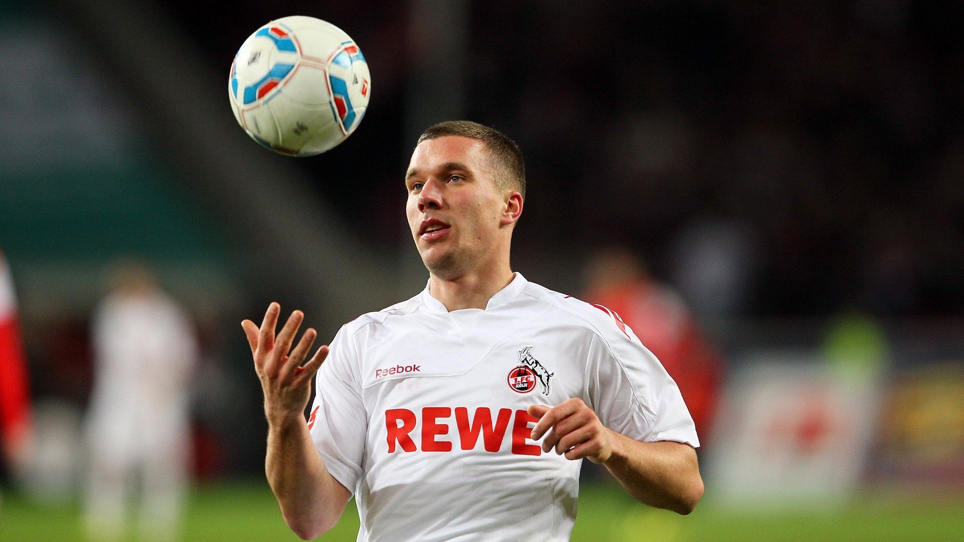 F1新赛季揭幕战之夜,萨拉赫个人能力完全展现,速度与激情的双重奏